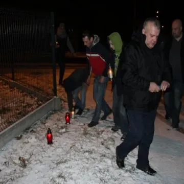 Symboliczne znicze przed GDDKiA