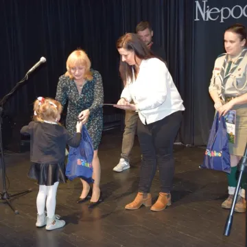 Piosenką uczcili Niepodległą