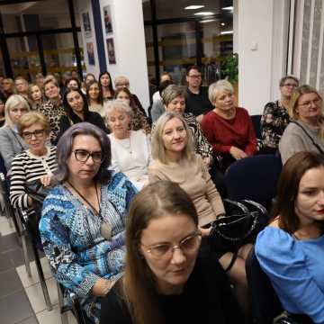 Dzień Pracownika Socjalnego w MOPS Radomsko. Podziękowania i wyróżnienia