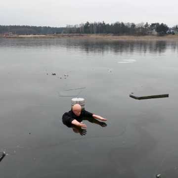 [WIDEO] Bezpieczeństwo podczas ferii zimowych. Apel o rozwagę na lodzie