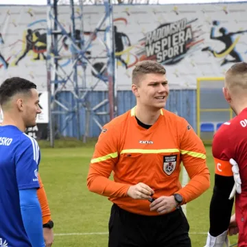 Lider nie zawiódł. RKS pewnie wygrywa z Omegą Kleszczów