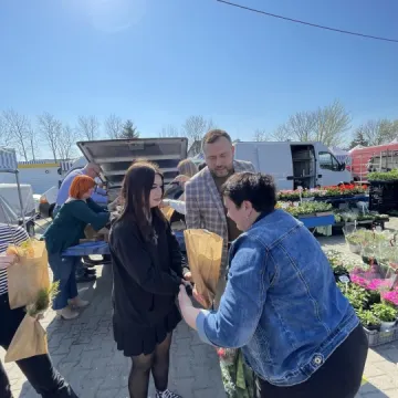 Sadzonki drzew od PiS i Nadleśnictwa Radomsko