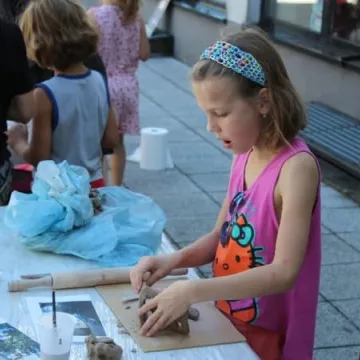 Ruszył maraton lepienia domków