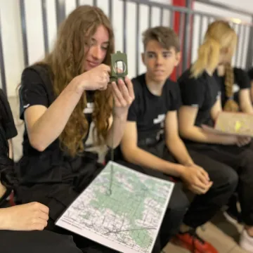 Uczniowie klas mundurowych z Radomska uczestniczyli w manewrach WOT