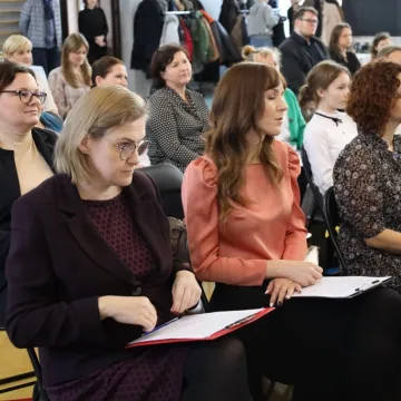 Czytanie z Mistrzem w PSP nr 4 w Radomsku