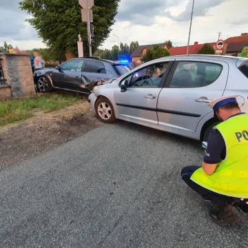 Wypadek w Kletni. Dwie osoby trafiły do szpitala