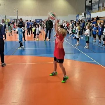 Pierwszy w Radomsku siatkarski turniej minisingielków