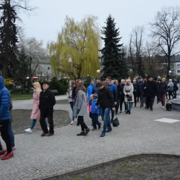 Wiec poparcia dla strajkujących nauczycieli w Radomsku