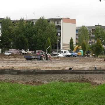 Jak wyglądają postępy prac przy budowie kompleksu sportowego przy PSP nr 6 w Radomsku?