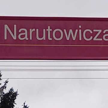 Potwierdziły się zgłoszenia mieszkańców ul. Narutowicza w Radomsku. Wicestarosta nie wyklucza nałożenia kar finansowych