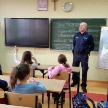 Policjanci dbają, aby ferie były bezpieczne