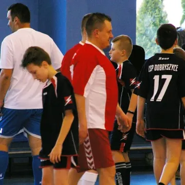 Pomagają małej Zuzi pokonać raka