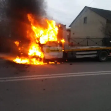 Pożar samochodu w Kobielach Wielkich