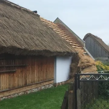 Ruszył remont dachu chaty tatarskiej