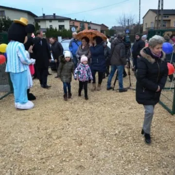 Nowy plac zabaw przy Przedborskiej 