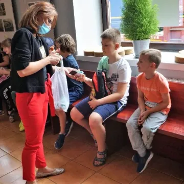 Wakacyjne warsztaty edukacja–segregacja w radomszczańskim muzeum