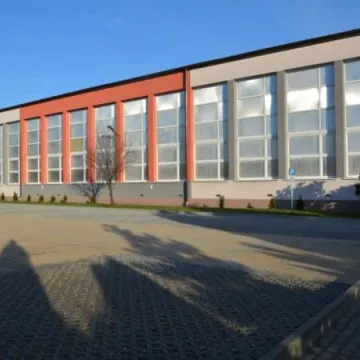 Nowy dziedziniec szkolny