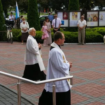 Boże Ciało w Radomsku. Z powodu epidemii procesje wokół kościołów
