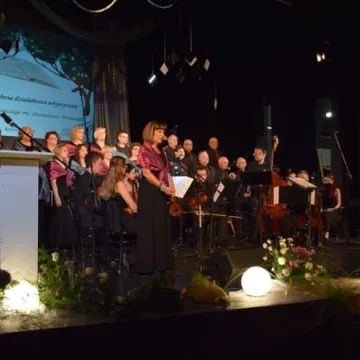 95 lat z Moniuszkowcami