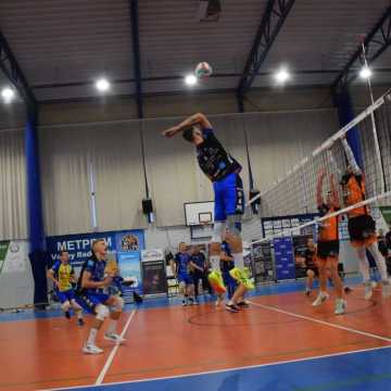 METPRIM Volley Radomsko odprawił debiutanta ze Skierniewic