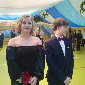 Bal na zakończenie ósmej klasy w PSP nr 2 w Radomsku