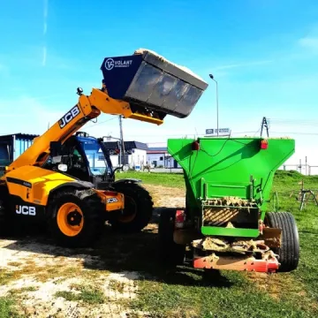 Renowacja murawy na obiektach MOSiR w Radomsku