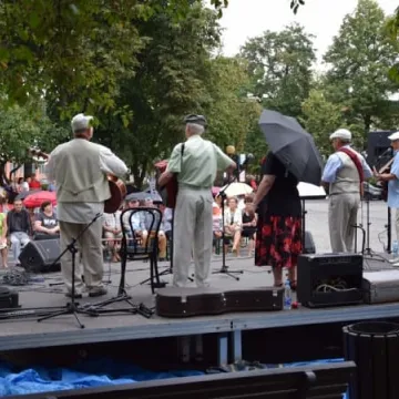 Kapela zagrała na placu 3 Maja