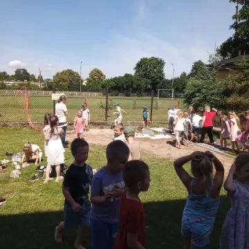 Przy ZSP w Dobryszycach powstała ścieżka sensoryczna