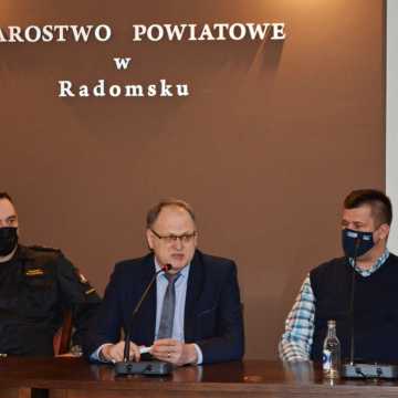 Zebrał się Powiatowy Zespół Zarządzania Kryzysowego. Miasta i gminy powiatu radomszczańskiego solidarne z Ukrainą