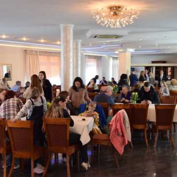 Solidarnościowe i integracyjne śniadanie dla ukraińskich uchodźców
