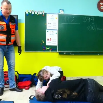 W Dziepółci dzieci poznały zasady udzielania pierwszej pomocy