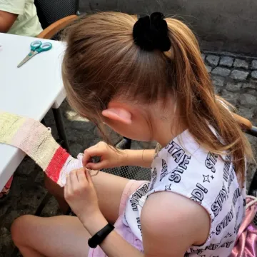 „Tkanie na ramkach” w muzeum w Radomsku