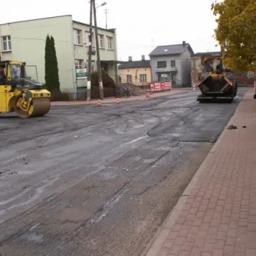 Plac Wolności w Kamieńsku z nową nawierzchnią