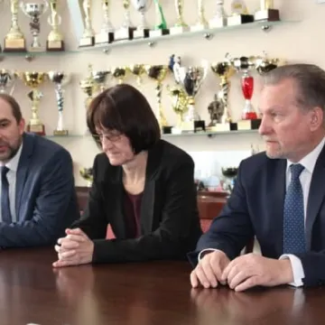 Frigo współpracuje z Drzewniakiem