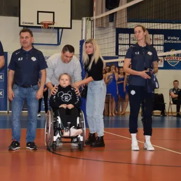 METPRIM Volley Radomsko gra i pomaga
