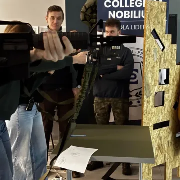 Szkoła Liderów na strzelnicy. Nauka, adrenalina i nowe doświadczenia