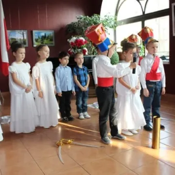 Przedszkolaki pamiętają o Święcie Niepodległości