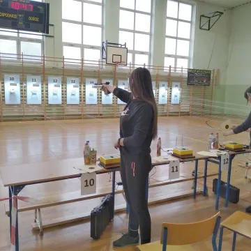 Strzeleckie sukcesy zawodników OKSS „10-tka”
