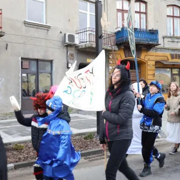 Zapustowy korowód przeszedł ulicami Radomska. Już po raz piętnasty...