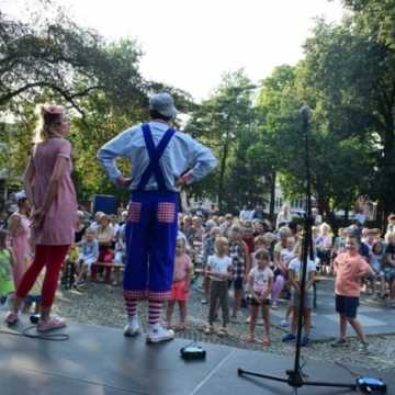 Letni Piknik Rodzinny na placu 3 Maja w Radomsku