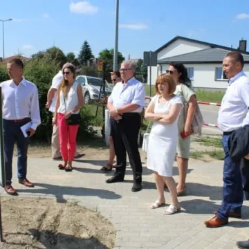 Sprawdzili jak wyglądają place zabaw w Radomsku