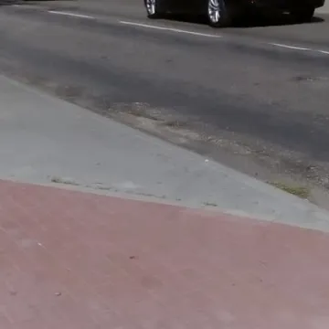 Zniszczona ulica Prymasa Wyszyńskiego