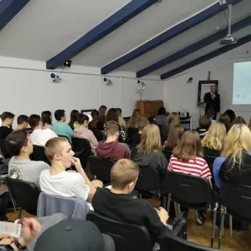 Prezentacja albumu o Konspiracyjnym Wojsku Polskim w bibliotece