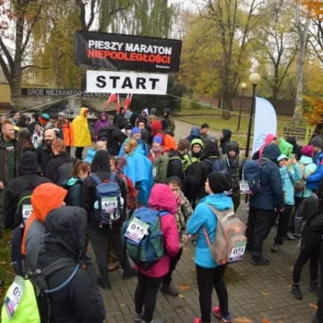 Wystartował VII Pieszy Maraton Niepodległości
