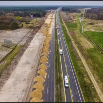 Budowa A1. Postęp prac przy odc. Radomsko - granica województwa 