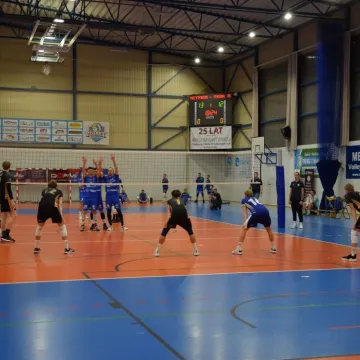 METPRIM Volley Radomsko gra i pomaga