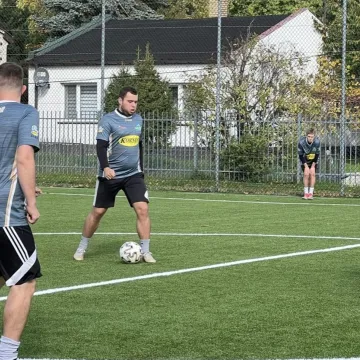 W lidze „Szóstek” w Radomsku Gołębiarze zmierzają po mistrzostwo