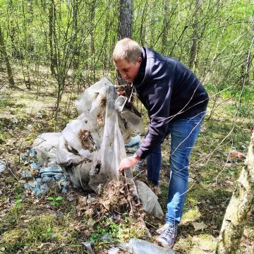 Setki kilogramów śmieci usunięto z Warty