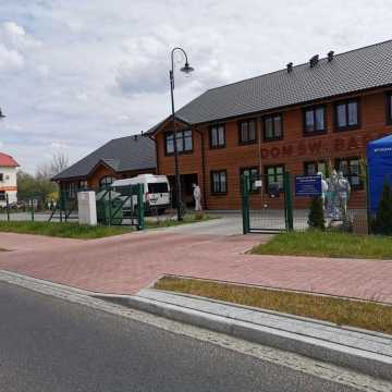 Zarażeni koronawirusem podopieczni DPS w Kleszczowie trafią do szpitala w Radomsku