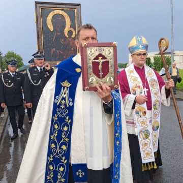 [WIDEO] Czarna Madonna nawiedziła parafię św. Klemensa w Lgocie Wielkiej